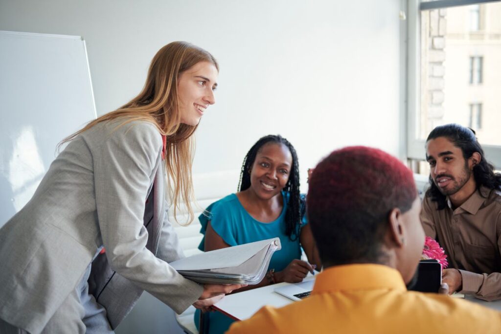 Escolha do modelo ideal entre trabalho formal freelancer ou CLT